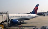 N685DA @ KATL - Atlanta - by Ronald Barker
