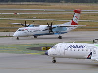 OE-LGE @ LHBP - Ferihegy - by Ferenc Kolos