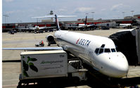 N944DL @ KATL - Atlanta - by Ronald Barker