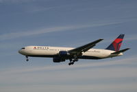 N190DN @ EBBR - Flight DL140 is descending to RWY 25L