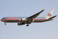 N399AN @ LEBL - Landing - by micka2b