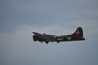 N7227C @ KPUB - B-17G traffic pattern PUB