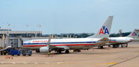 N855NN @ KDCA - DCA, VA - by Ronald Barker