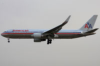 N377AN @ LEBL - Landing - by micka2b