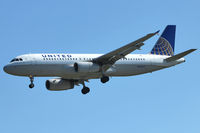 N423UA @ CYVR - 1995 Airbus A320-232, c/n: 504 - by Terry Fletcher