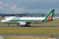 EI-DSF @ EDDF - Taxiing around for departure