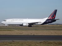 OO-VEP @ LFPG - Gecas started he story of C/N 2827 in 1996 and first airline was China Airlines as B-18671. The chapter added by Brussels AL lasted 5 years and ended on 2012-08-17 when the 734 was ferried from BRU to WAW on delivery to Enter Air as SP-ENI.