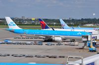 PH-AKD photo, click to enlarge