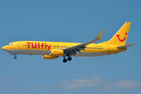 D-ATUA @ EDDF - On short finals for r/w 25L