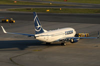 YR-BGH @ VIE - TAROM - by Chris Jilli