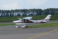 PH-4K5 @ EHLE - Airport Lelystad - by Jan Bekker