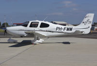 PH-FMM @ EGSH - Sat on stand at SaxonAir.