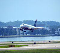 N122HQ @ KDCA - Landing DCA - by Ronald Barker