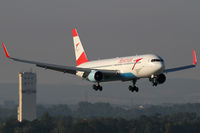 OE-LAE @ VIE - Austrian Airlines