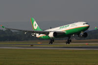 B-16310 @ VIE - Eva Air