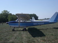 N5768R @ I74 - cessna 172 - by christian maurer
