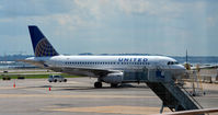 N833UA @ KDCA - DCA VA - by Ronald Barker