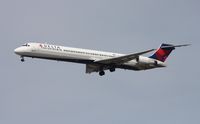 N914DN @ DTW - Delta MD-90