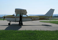N73WP @ O03 - minutes after landing at morganstown - by olivier Cortot