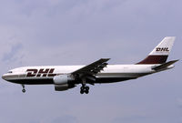 OO-DLC @ LFBO - Landing rwy 32L - by Shunn311
