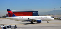 N376NW @ KSLC - Taxi SLC - by Ronald Barker