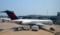 N961DL @ KDCA - DCA VA - by Ronald Barker