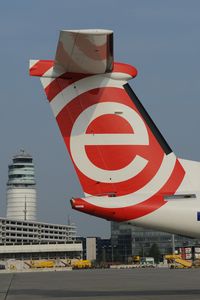 SP-EQB @ LOWW - Eurolot Dash 8-400 - by Dietmar Schreiber - VAP