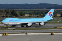 HL7605 @ VIE - Korean Air Cargo