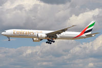 A6-ECG @ EDDF - On short finals for r/w 25L