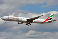 A6-ECH @ EDDF - On short finals for r/w 25L