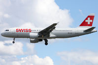 HB-JLS @ LSGG - Landing - by micka2b