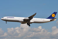 D-AIGB @ EDDF - On finals for r/w 25L