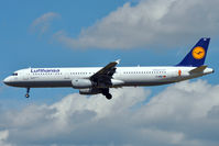 D-AIRY @ EDDF - On finals for r/w 25L - by Robert Kearney