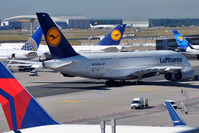 D-AIMB @ EDDF - Turning on to stand