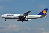 D-ABVP @ EDDF - On finals for r/w 25L