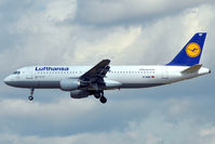 D-AIQP @ EDDF - On finals for r/w 25L