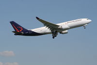 OO-SFY @ EBBR - Flight SN465 is climbing from RWY 07R - by Daniel Vanderauwera