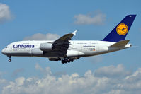 D-AIMA @ EDDF - On short finals for r/w 25L