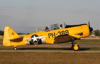 N49388 @ KOSH - North American T-6G