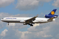 D-ALCE @ EDDF - On short finals for r/w 25L