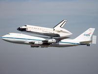 N905NA @ KLAX - Endeavour's arrival at LAX