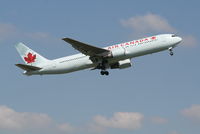 C-FOCA @ EBBR - Flight AC833 is climbing from RWY 07R