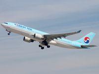 HL8227 @ KLAX - Takeoff RWY25R