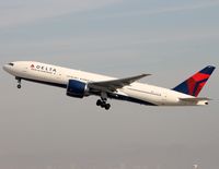 N704DK @ KLAX - Takeoff at 10
