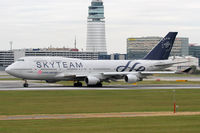 B-18206 @ VIE - China Airlines