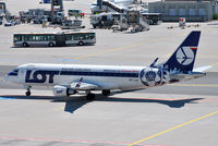 SP-LIA @ EDDF - Taxiing down to parking