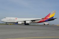 HL7616 @ LOWW - Asiana Boeing 747-400 - by Dietmar Schreiber - VAP