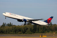 N840MH @ KPAE - KPAE/PAE - by Nick Dean