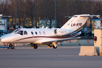 LN-RYG @ LOWW - EFS European Flight Service - by Thomas Posch - VAP