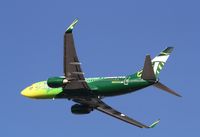 N607AS @ KSNA - Boeing 737-700 - by Mark Pasqualino